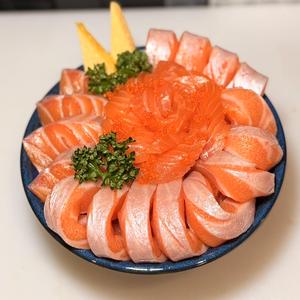 超特大サーモン腹身丼