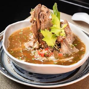 豚スペアリブの激辛スープ