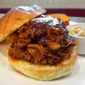 プルドポークサンド単品 Pulled Pork Sandwich