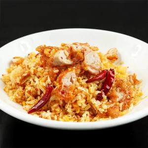 揚げ鶏肉辛味チャーハン