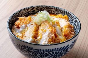 神宮軒のヒレかつどん