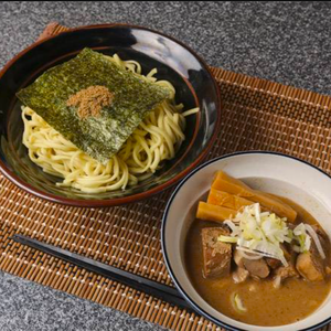 自家製濃厚とんこつ魚介つけ麺