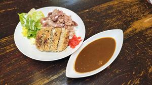 ローストビーフとハンバーグのWカレー