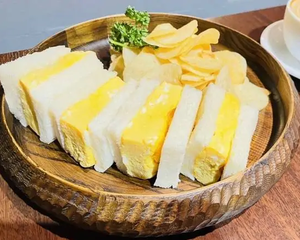 厚焼き玉子サンドウィッチ