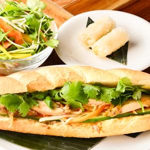 バインミー(チキン)＆海鮮揚げ春巻きセット