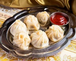 Chicken Momo with Acha アチャール添えチキンモモ