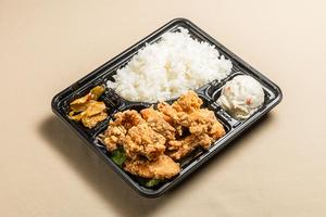 唐揚げ弁当