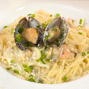 シーフードクリームソースパスタ