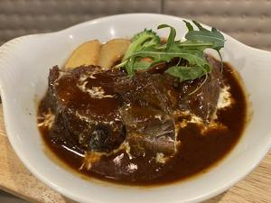 俺のフレンチ 牛肉の赤ワイン煮