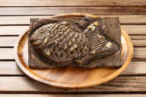 米乃家人気No.2 パイたい焼きチョコ生地×カスタード