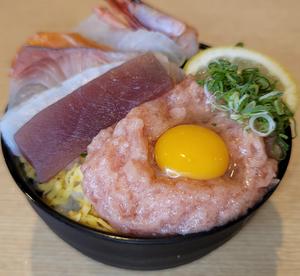 海鮮ネギトロ丼