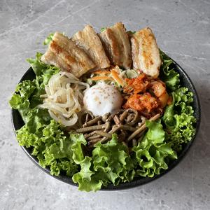 ナムル5種のピリ辛サムギョプサルビビンバ 5 namul spicy samgyeopsal bibimbap
