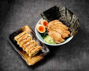 特松チャーシュー丼・餃子セット(特松チャーシュー丼・餃子6個)