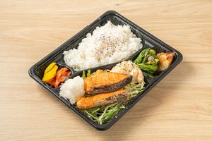 鮭の塩焼き弁当