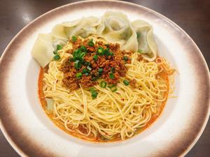 麻辣拌麺ー肉ワンタン(パクチー)