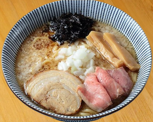 背脂醤油らー麺