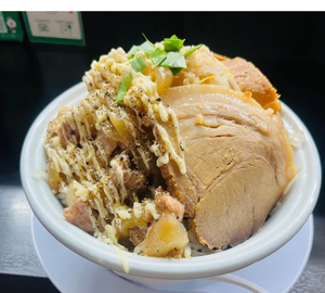 【3/4(水)～3/9(月)侍JAPAN応援企画  】豚マヨペッパー二郎系らーめん豚1枚 肉4個