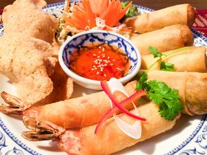 A-12 前菜盛り合わせ えびせん+揚げ春巻+えび春巻き
