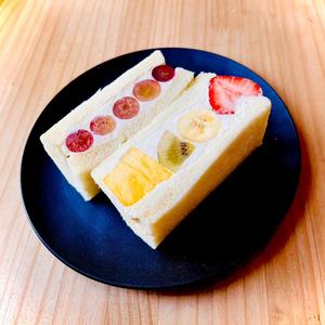 MIXフルーツサンド＆種無し赤ぶどうサンド