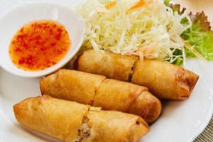 タイ風揚げ春巻き Thai Fried Spring Rolls