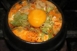 ホルモン純豆腐