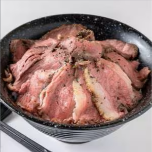 超肉盛りローストビーフ丼