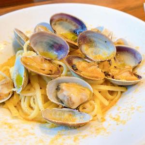 アサリとカラスミのリングイネ Linguine with clams and bottarga
