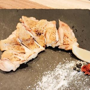 チキンステーキ(ニンニクオリープオイル付け)