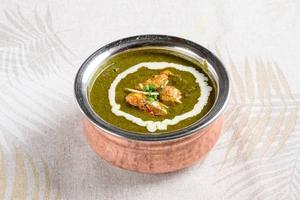 ほうれん草チキンカレー SAG CHICKEN CURRY