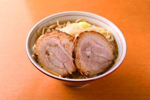 4.特製 豚ラーメン定番 すべて控えめラーメン Special Pork Ramen (Topping Minimum Amount)