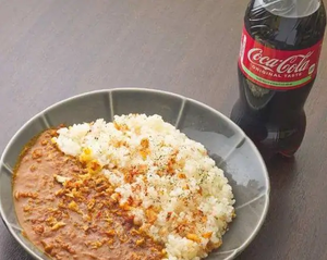 季喜のキーマカレーとコーラ
