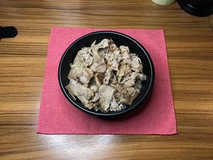 牛カルビ丼 Beef rib rice bowl