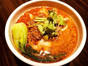 担々刀削麺