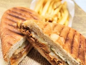 セルドサンド(プルドポーク)とポテトセット cerdo SANDWICH with potato