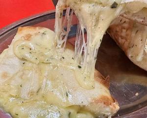 チーズナン Cheese Naan
