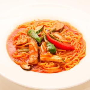 季節野菜のトマトソースパスタ