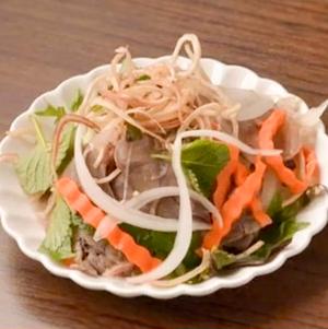 甘酸っぱい牛肉サラダ