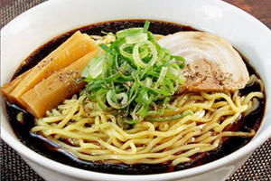 富山ブラックラーメン(チャーシュー増し2枚)