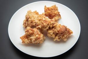 鶏肉の唐揚げ