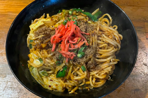 マジ旨！！辛こく味噌焼きラーメン！！麺200gのボリューム