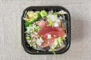 丼丸 サバまぐろ丼