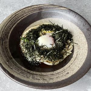 海苔温玉ぶっかけ讃岐うどん(冷)/Sanuki udon noodles with seaweed, hot egg and bukkake