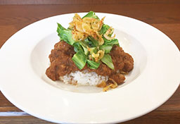 桜エビと春キャベツのキーマカレー弁当