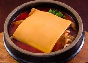 チーズスンドゥブチゲ