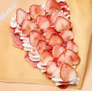 【女性人気NO1】ストロベリーホイップクリーム Strawberry  white whipped cream crepe
