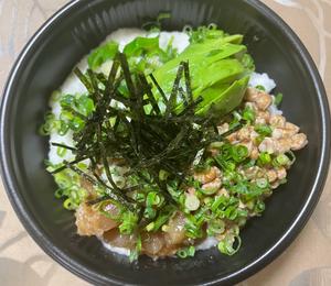 アボガド納豆丼