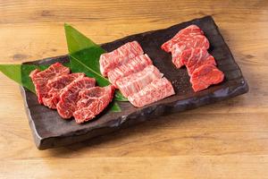 【当店人気No.1】食べ比べ楽しい！人気肉3種6枚盛り弁当