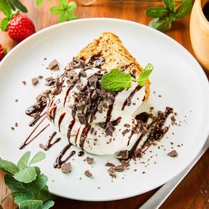 ベルギー産厳選チョコレートとたっぷり生クリームのふわとろシフォンケーキ