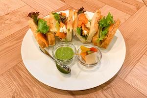 サーモンとクリームチーズの自家製フォカッチャサンド