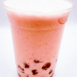 タピオカストロベリーラッシー Tapioca Strawberry Lassi
